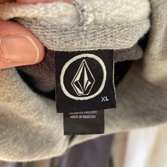VOLCOM HOODIE - Picture 4 of 6